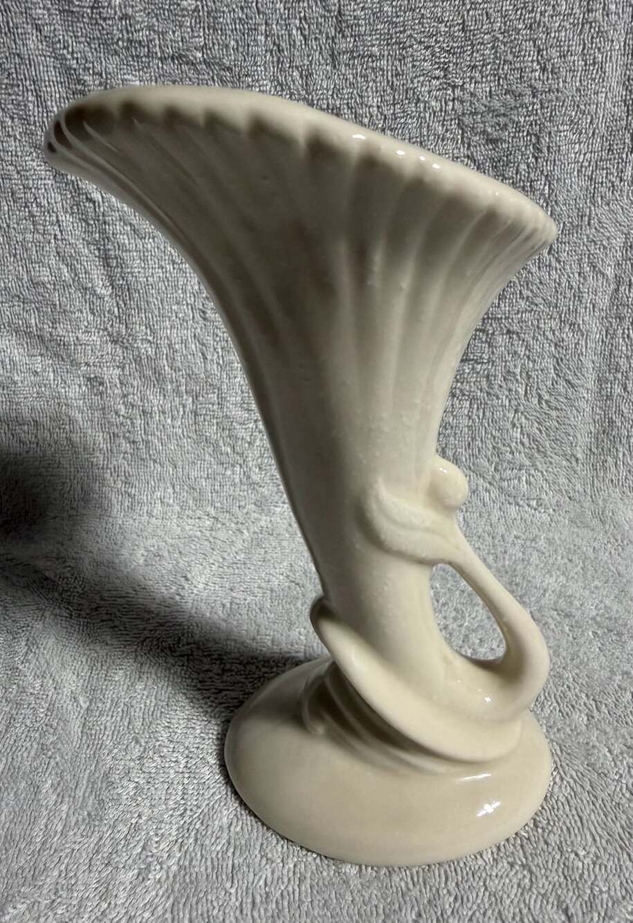 Vintage USA Art Pottery 3351 Cornucopia Vase